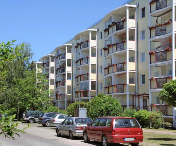 Seitenansicht Mehrfamilienhaus